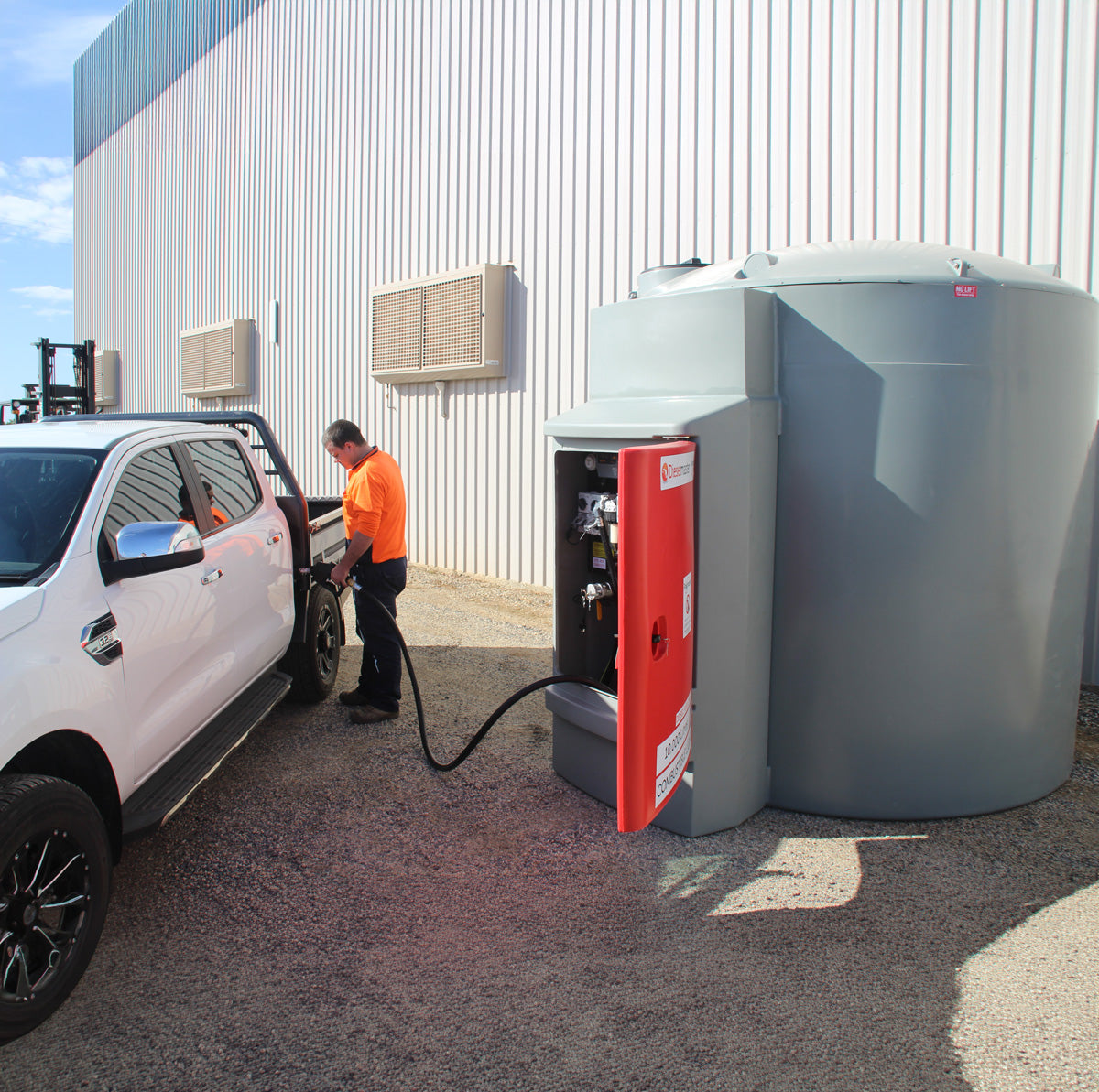 Polymaster self bunded diesel tank and dispenser