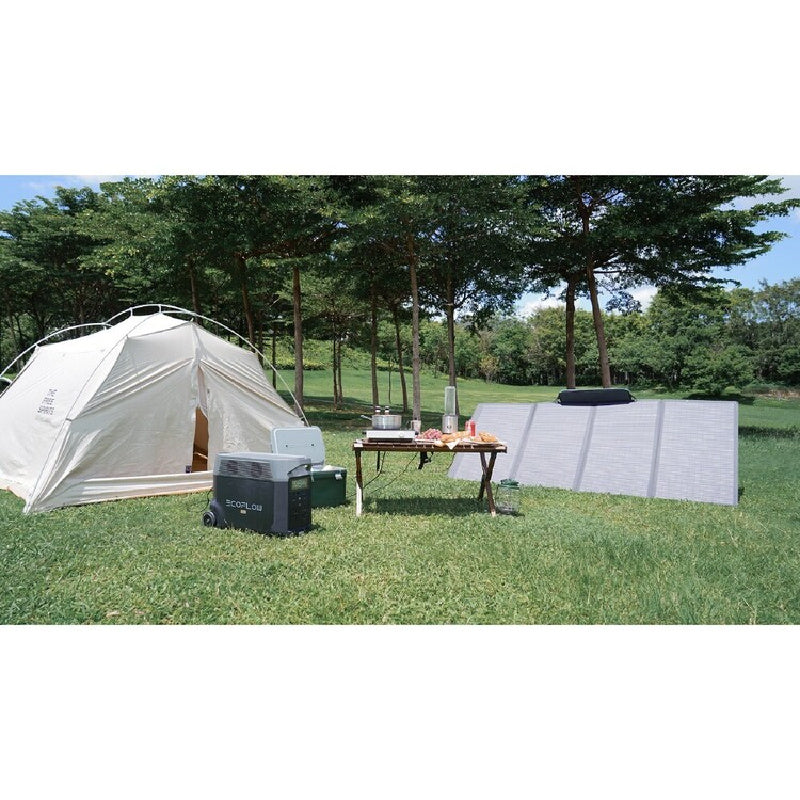 EcoFlow 400W Solar Panel Black 400W Lifestyle Photo