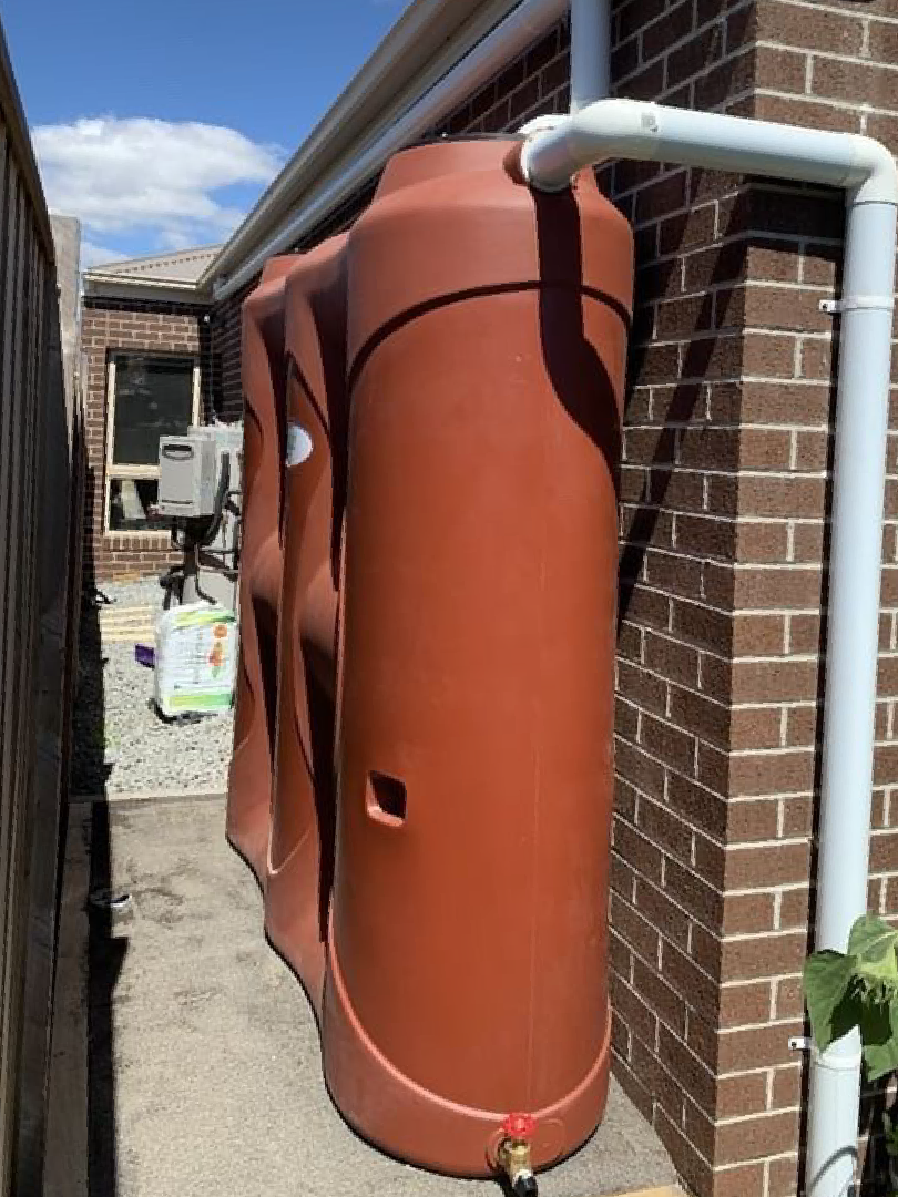 Polymaster Slimline Water Tank with in-built Hyjet pump